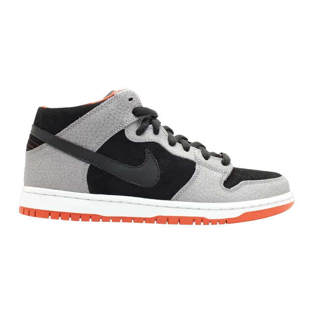 Dunk Mid Pro SB Un-Supreme — Authentic Nike in stock at CLZTURE