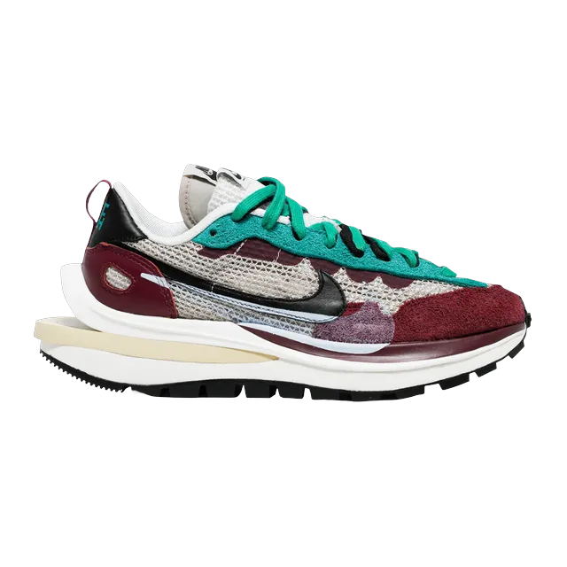 Nike Sacai x VaporWaffle Villain Red — Authentic Nike in stock at CLZTURE