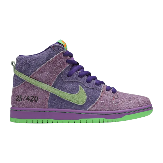 Dunk High Pro SB Reverse Skunk — Authentic Nike in stock at CLZTURE