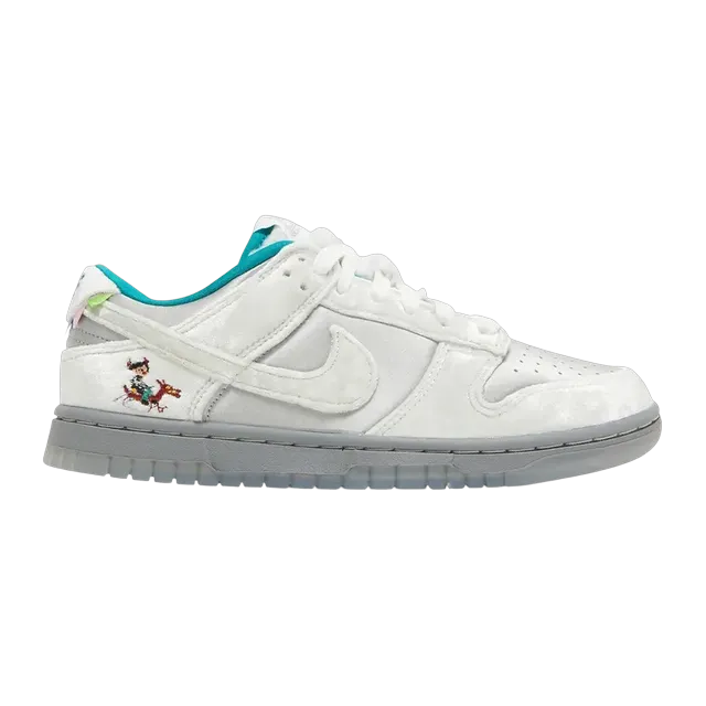 Dunk Low Ice — Authentic Nike in stock at CLZTURE
