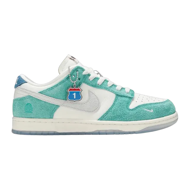 Kasina x Dunk Low Road Sign — Authentic Nike in stock at CLZTURE