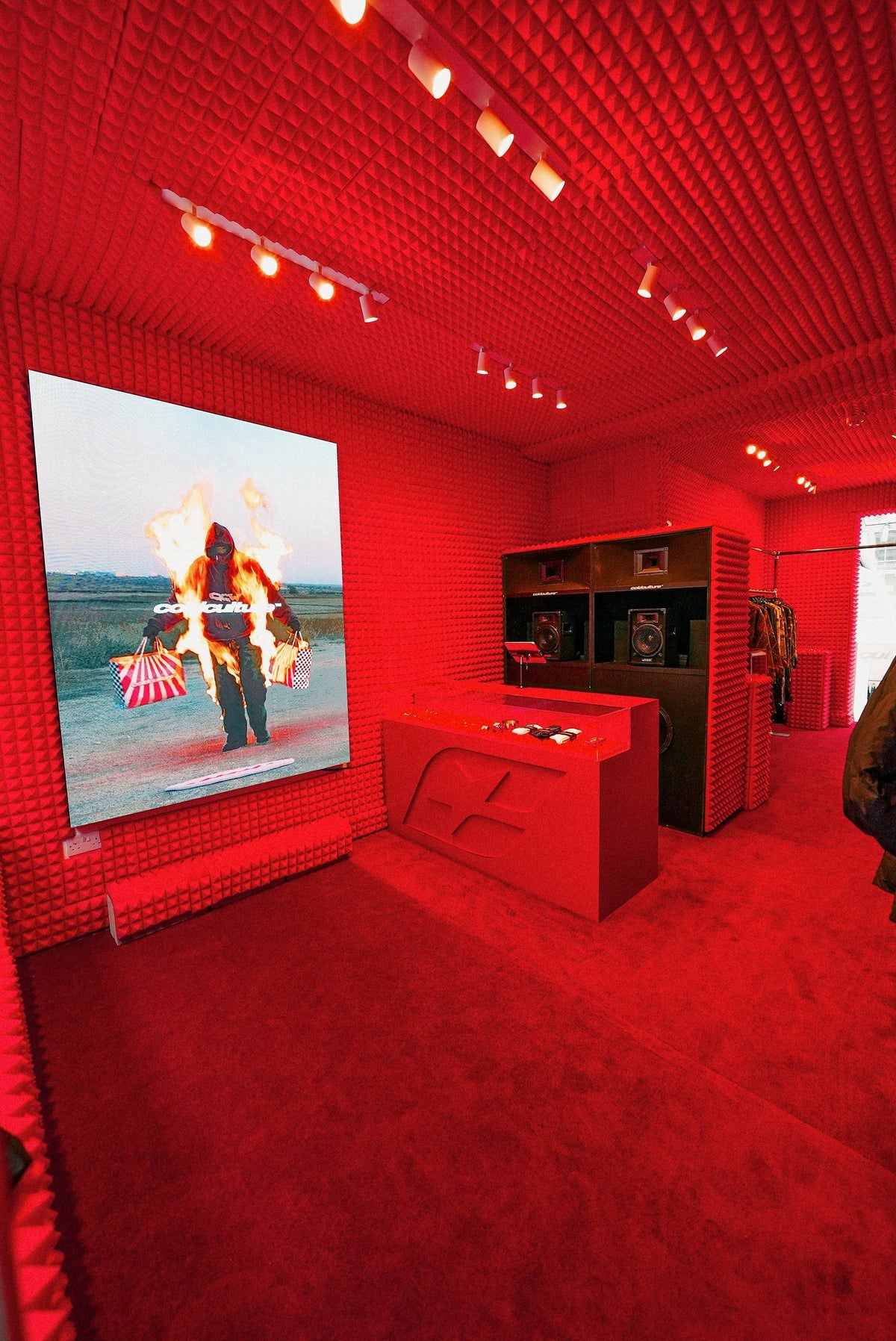 CLZTURE store